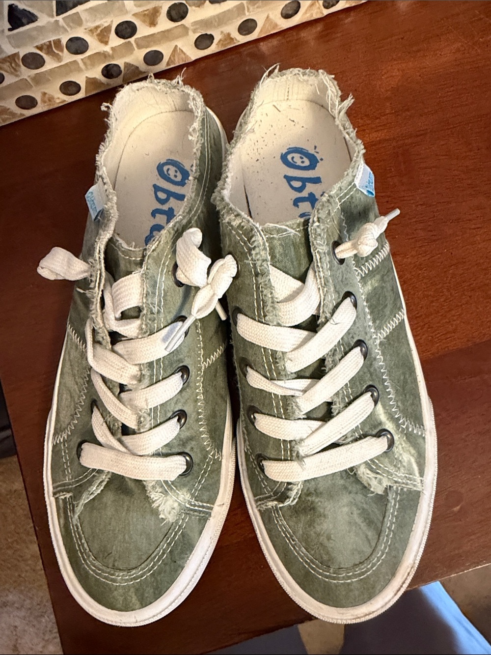 Casual Canvas Sneakers in Olive Green worn twice super cute